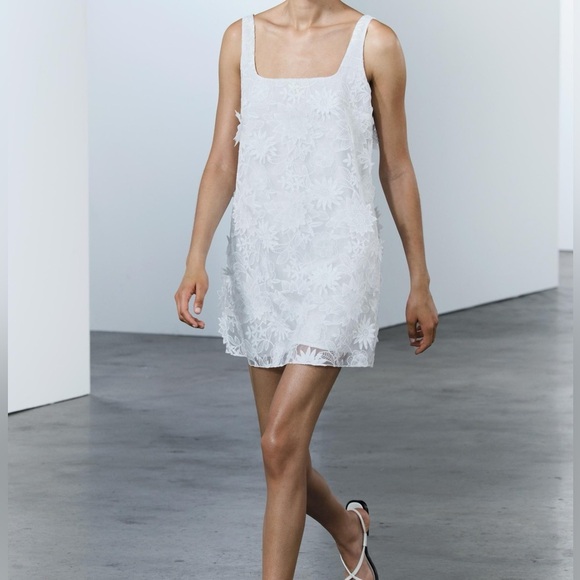 NWT Zara Collection Embroidered Flower Applique Square Neck Shift Mini Dress - Picture 2 of 14